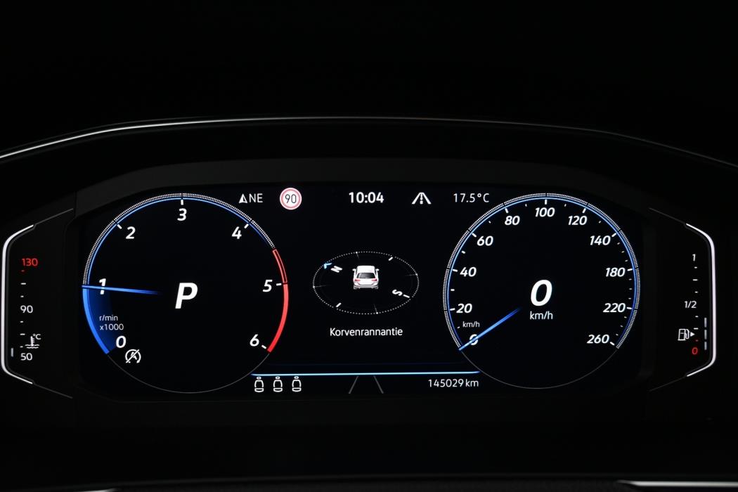 VOLKSWAGEN Passat 2022