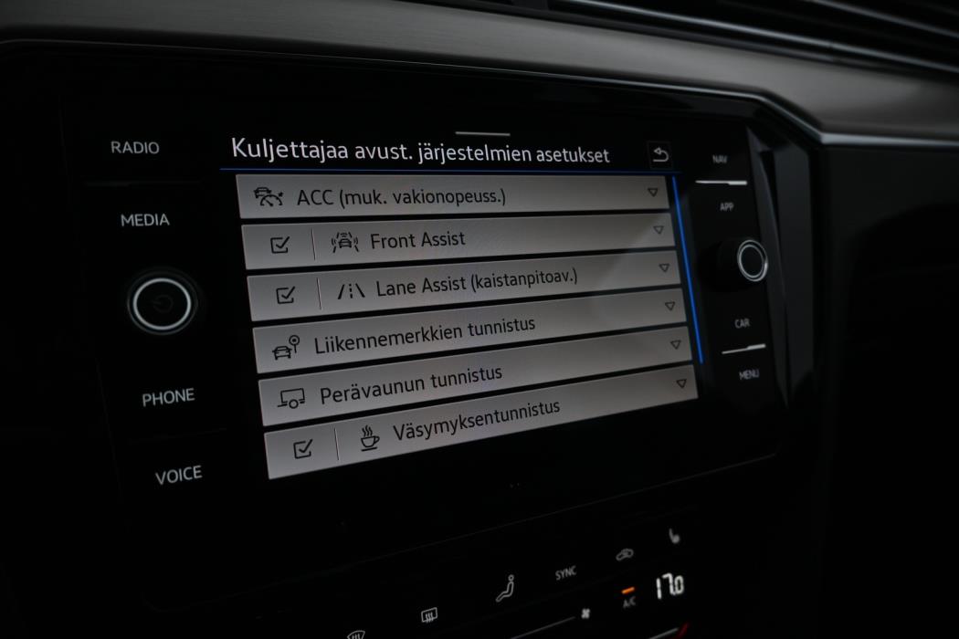 VOLKSWAGEN Passat 2022