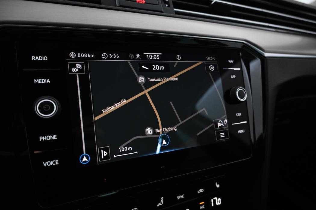 VOLKSWAGEN Passat 2022