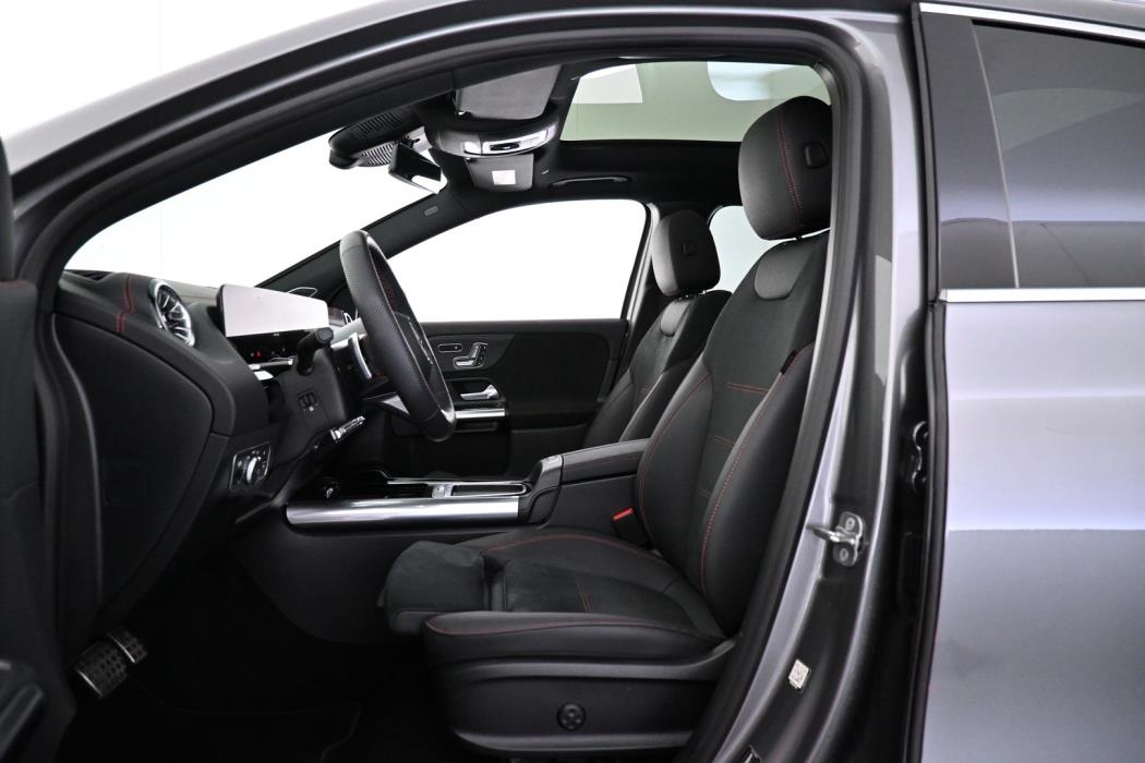 MERCEDES-BENZ EQA 2026