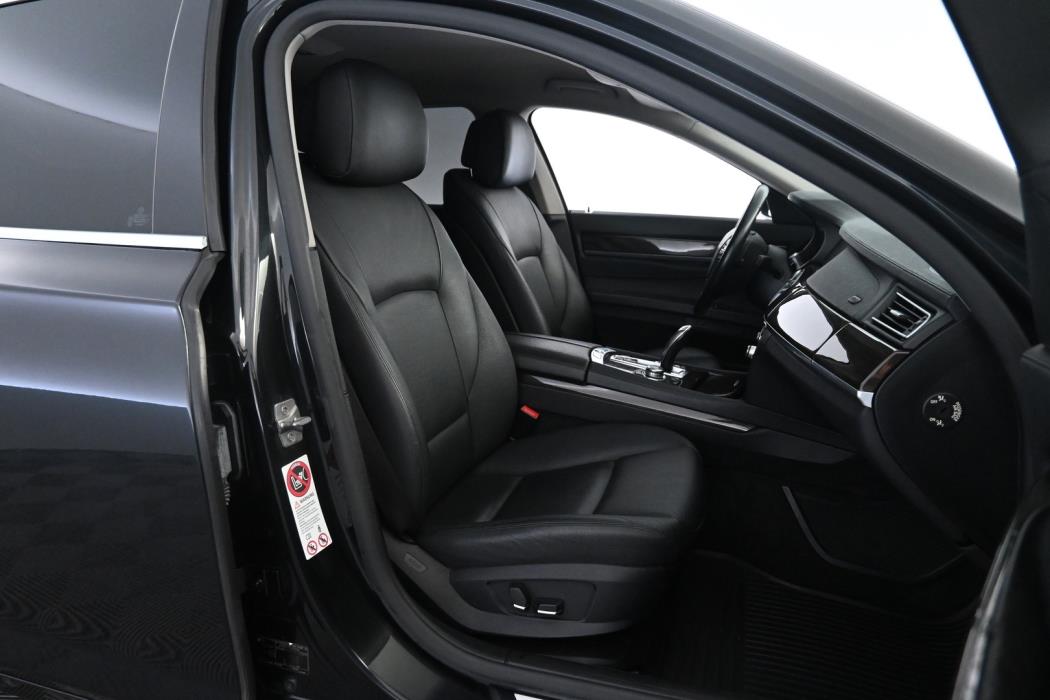 BMW 730 2009