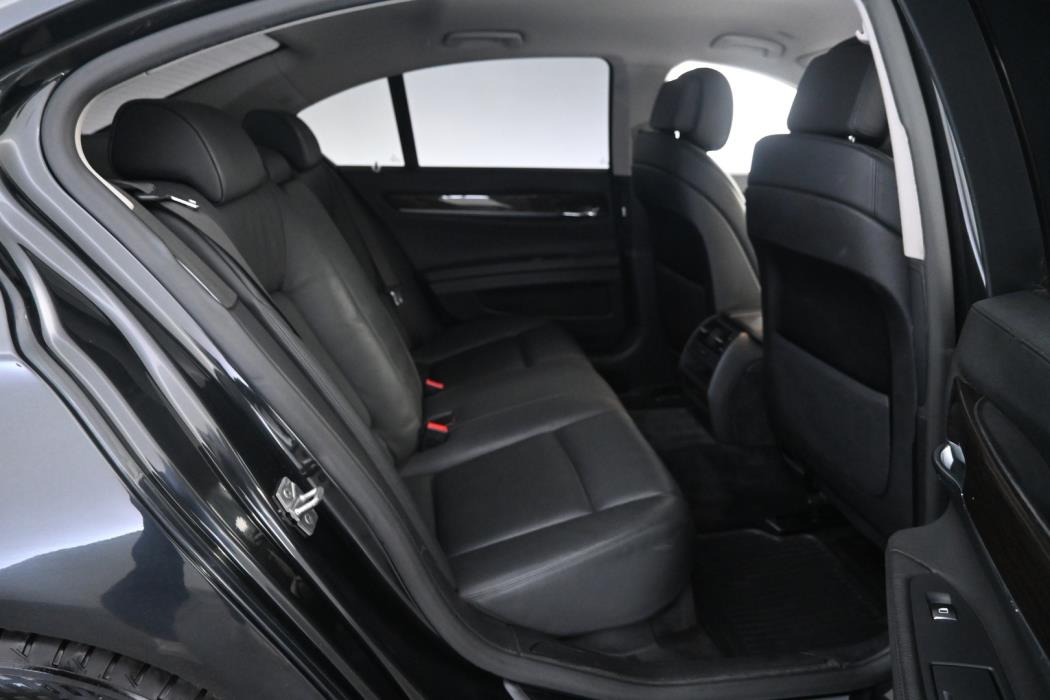 BMW 730 2009
