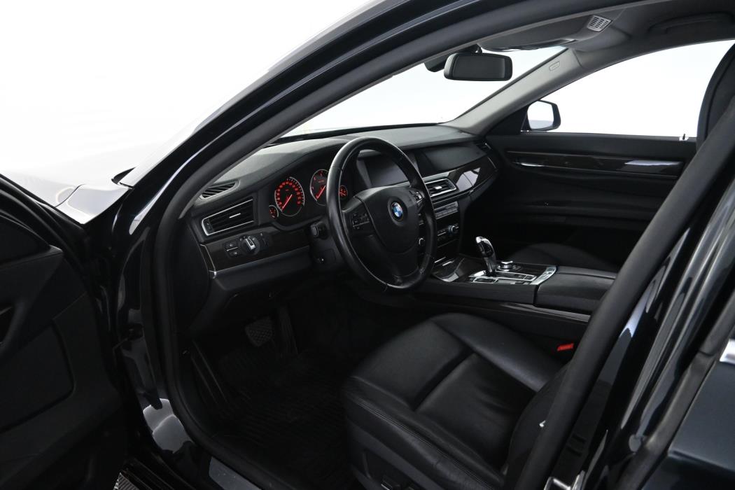 BMW 730 2009