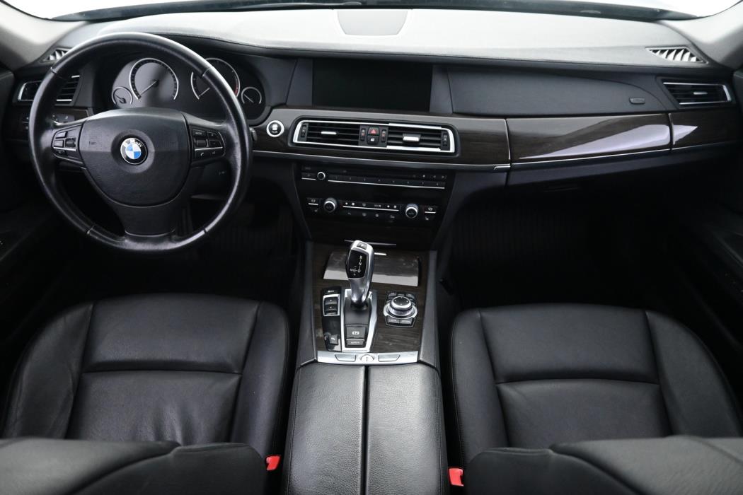 BMW 730 2009