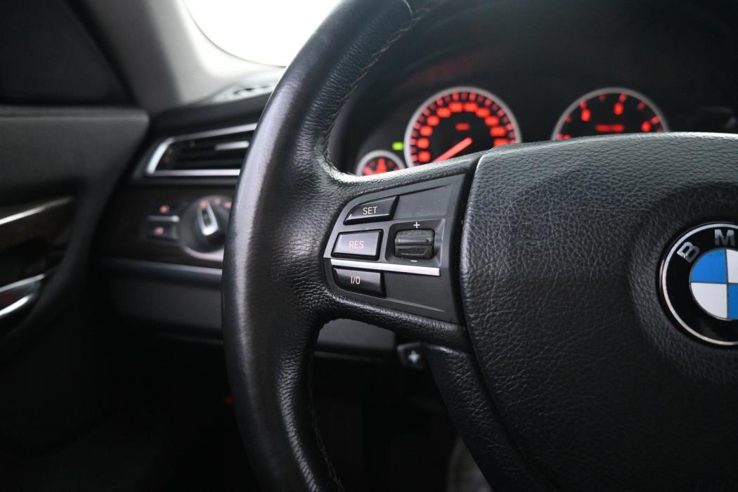 BMW 730 2009