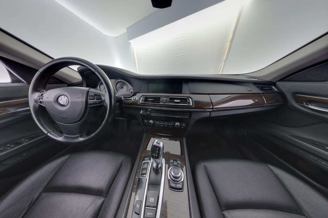 BMW 730 2009