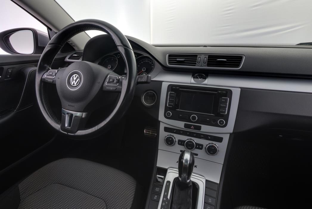 VOLKSWAGEN Passat 2013