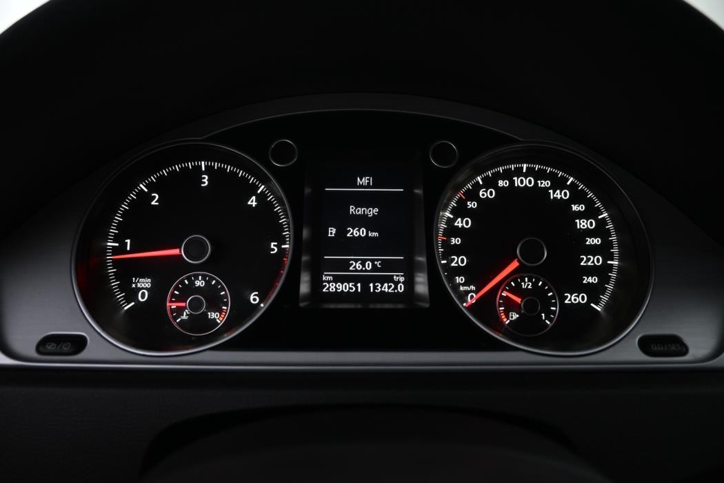 VOLKSWAGEN Passat 2013