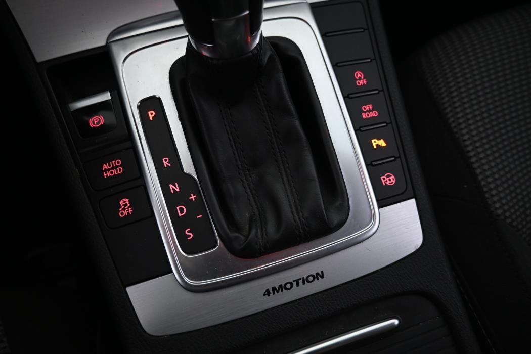 VOLKSWAGEN Passat 2013