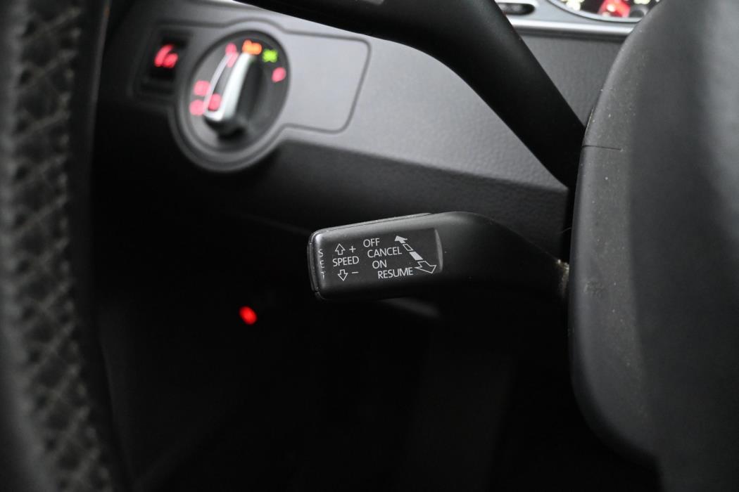 VOLKSWAGEN Passat 2013