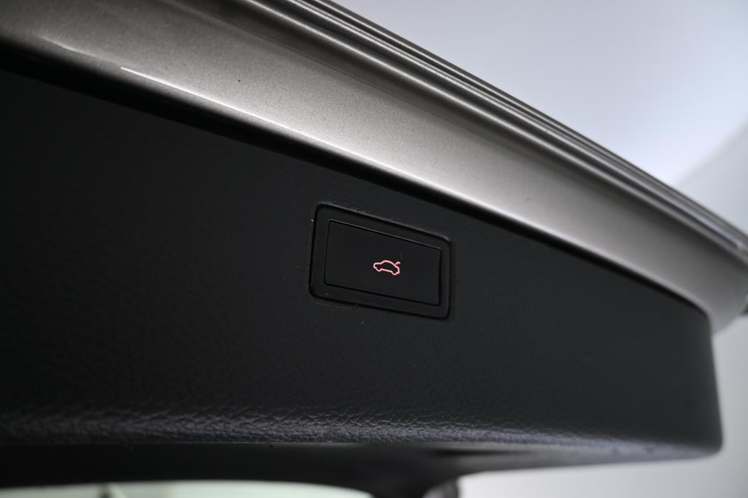 VOLKSWAGEN Passat 2013