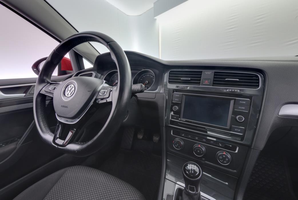 VOLKSWAGEN Golf 2018