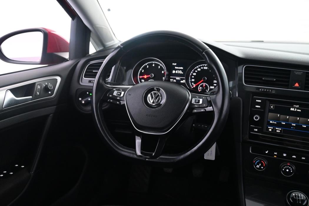 VOLKSWAGEN Golf 2018