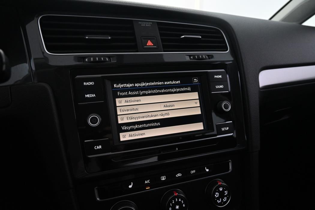 VOLKSWAGEN Golf 2018