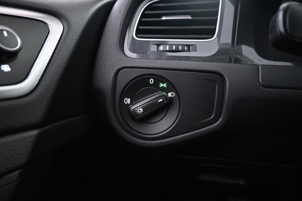 VOLKSWAGEN Golf 2018