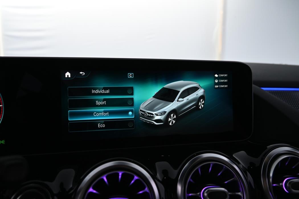 MERCEDES-BENZ GLA 2021