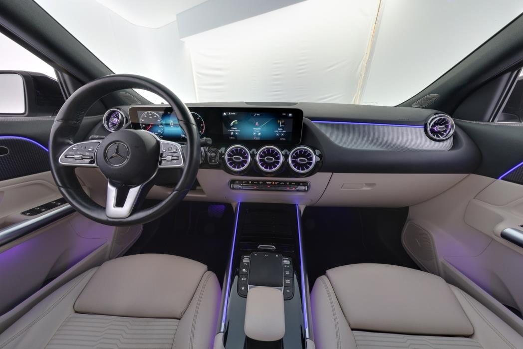 MERCEDES-BENZ GLA 2021
