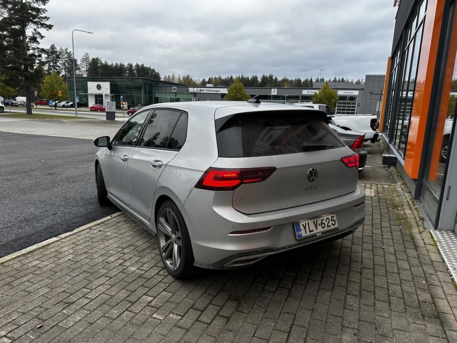 VOLKSWAGEN Golf 2021