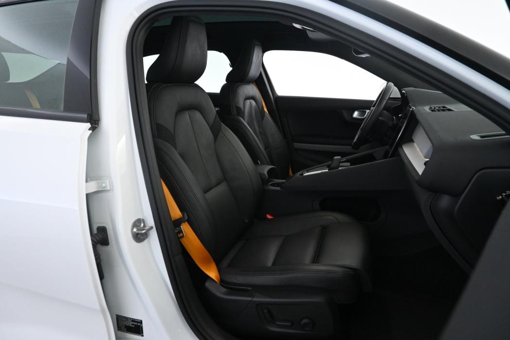 POLESTAR 2 2025