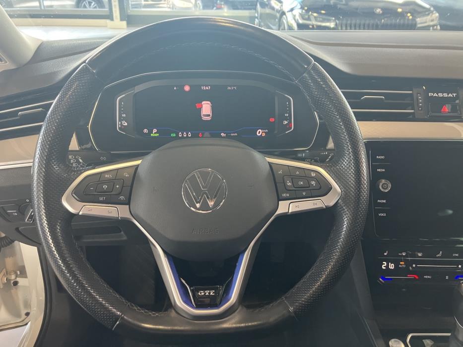 VOLKSWAGEN Passat 2021