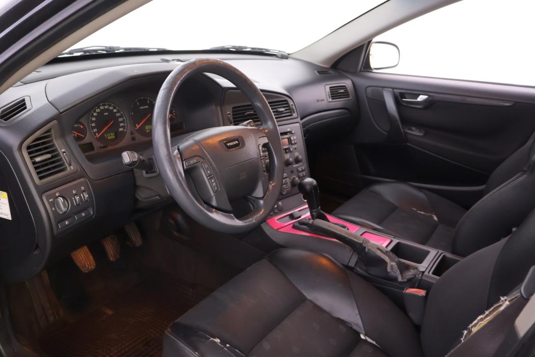 VOLVO V70 2002
