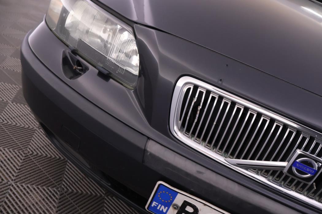 VOLVO V70 2002