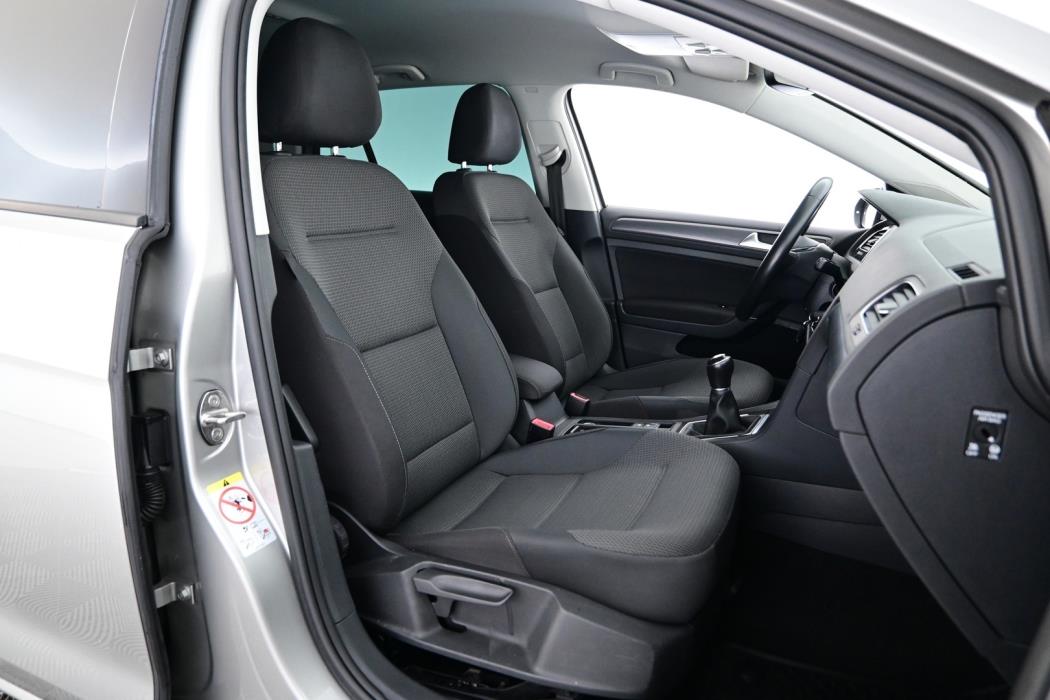 VOLKSWAGEN Golf 2017