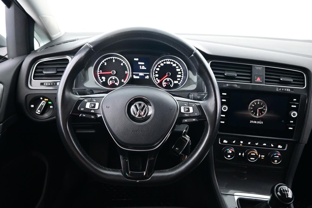 VOLKSWAGEN Golf 2017