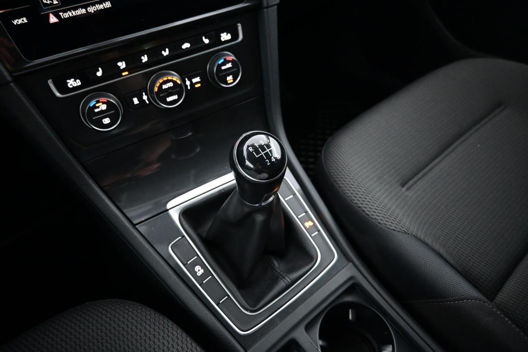 VOLKSWAGEN Golf 2017