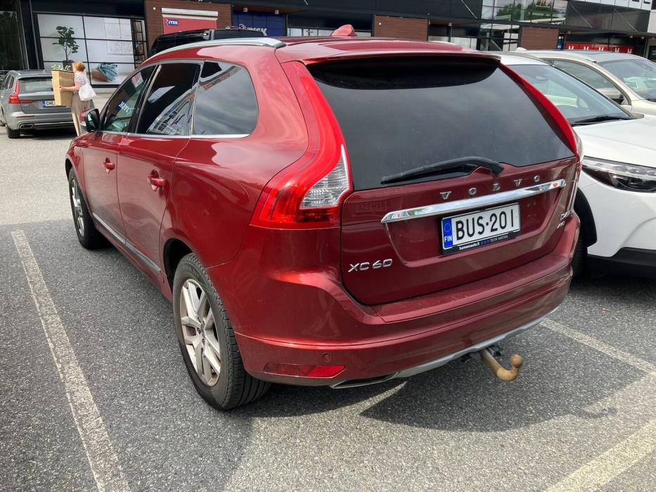 VOLVO XC60 2017