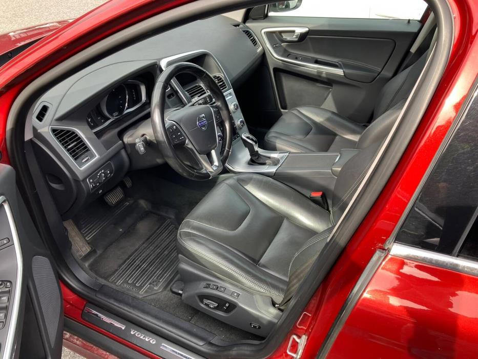 VOLVO XC60 2017