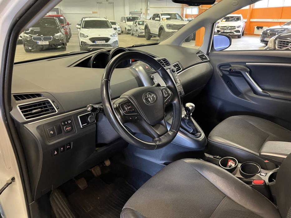 TOYOTA Verso 2017