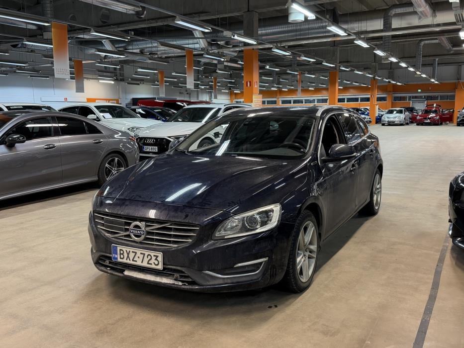 VOLVO V60 2016