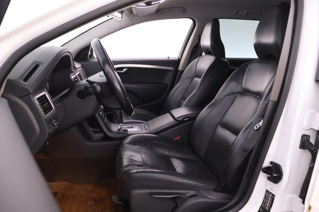 VOLVO V70 2010