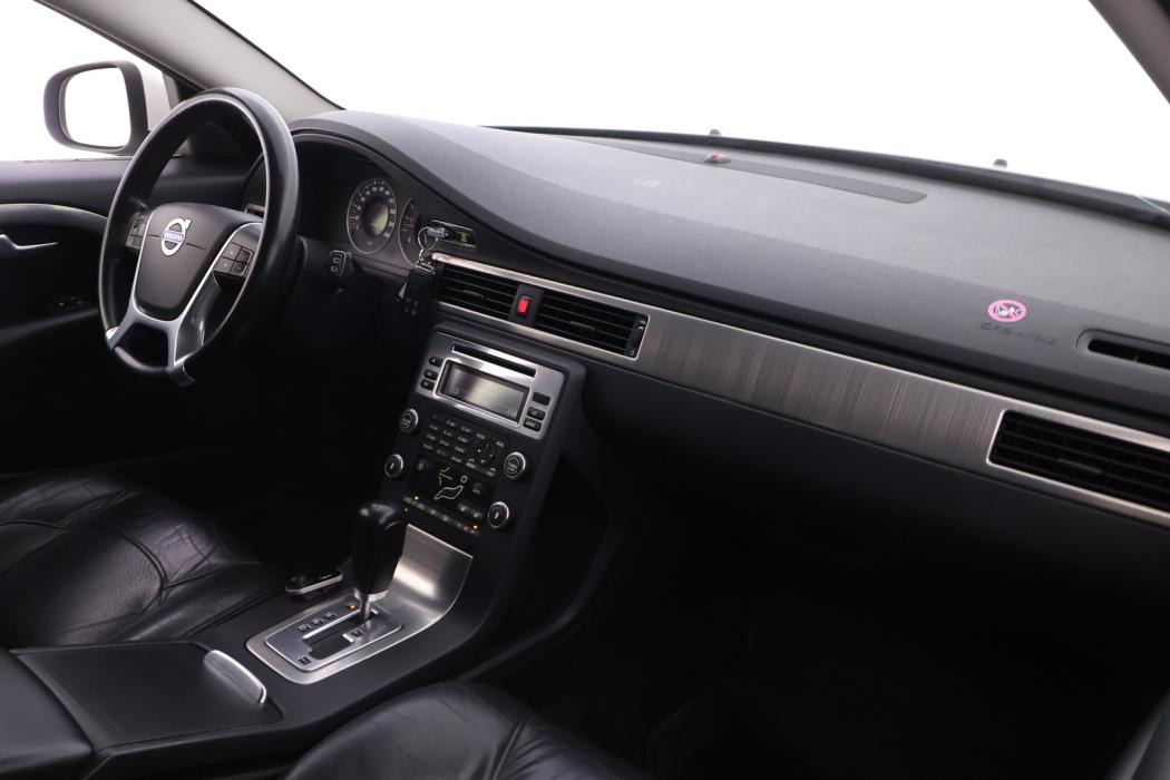 VOLVO V70 2010