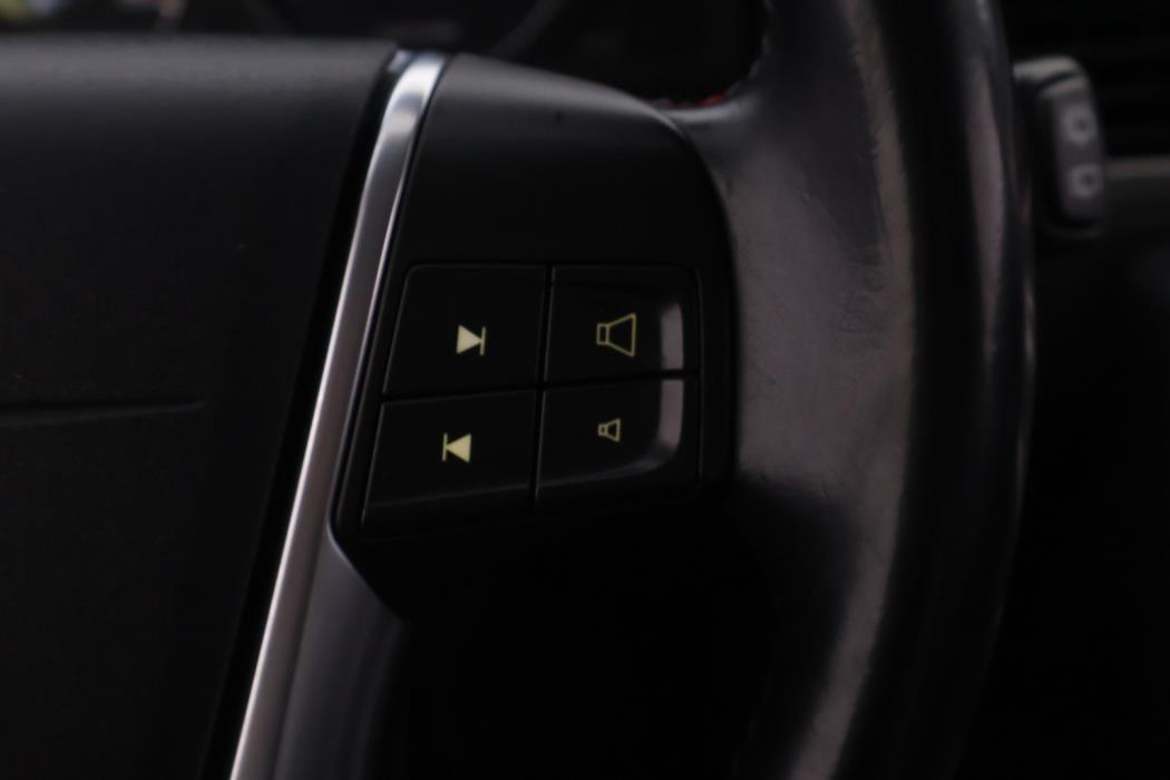 VOLVO V70 2010