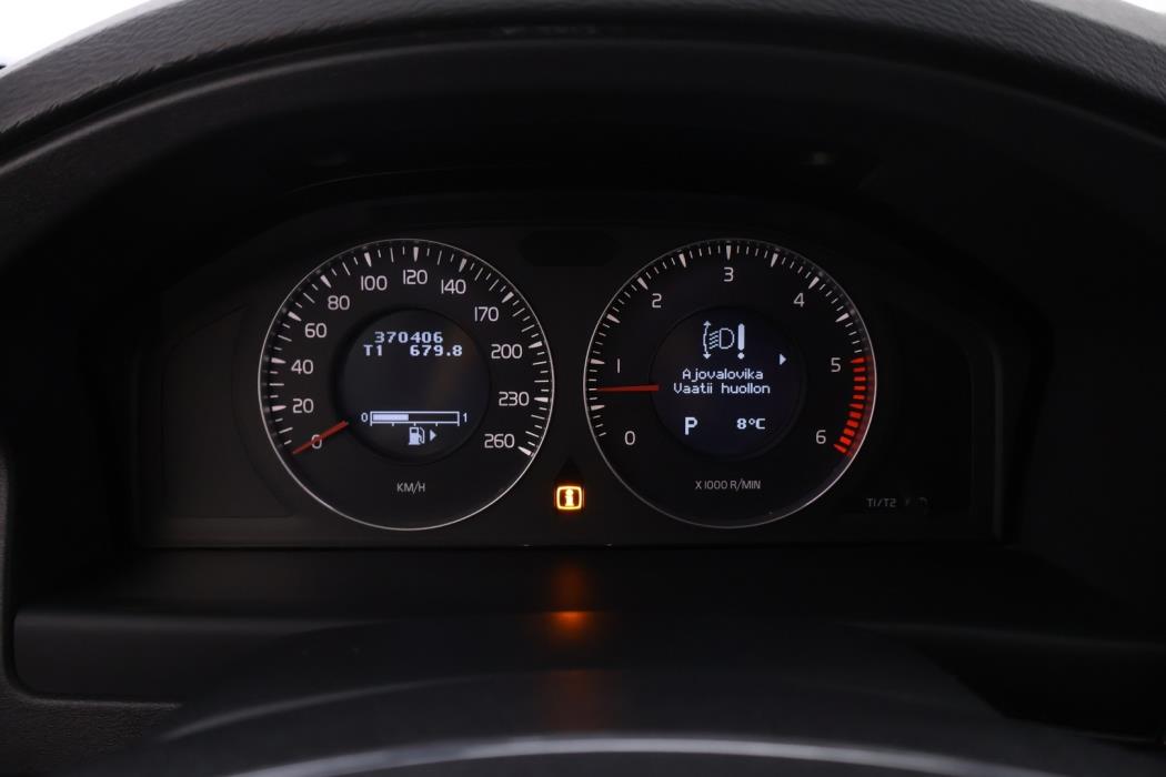 VOLVO V70 2010