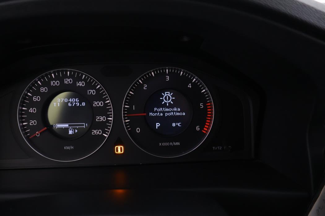 VOLVO V70 2010