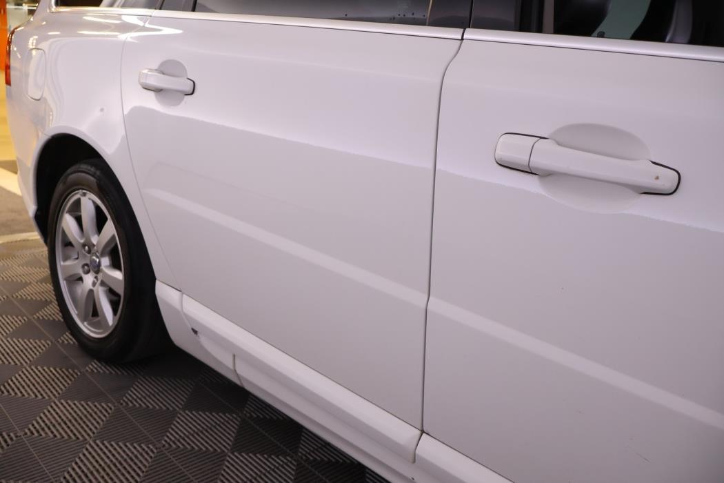 VOLVO V70 2010