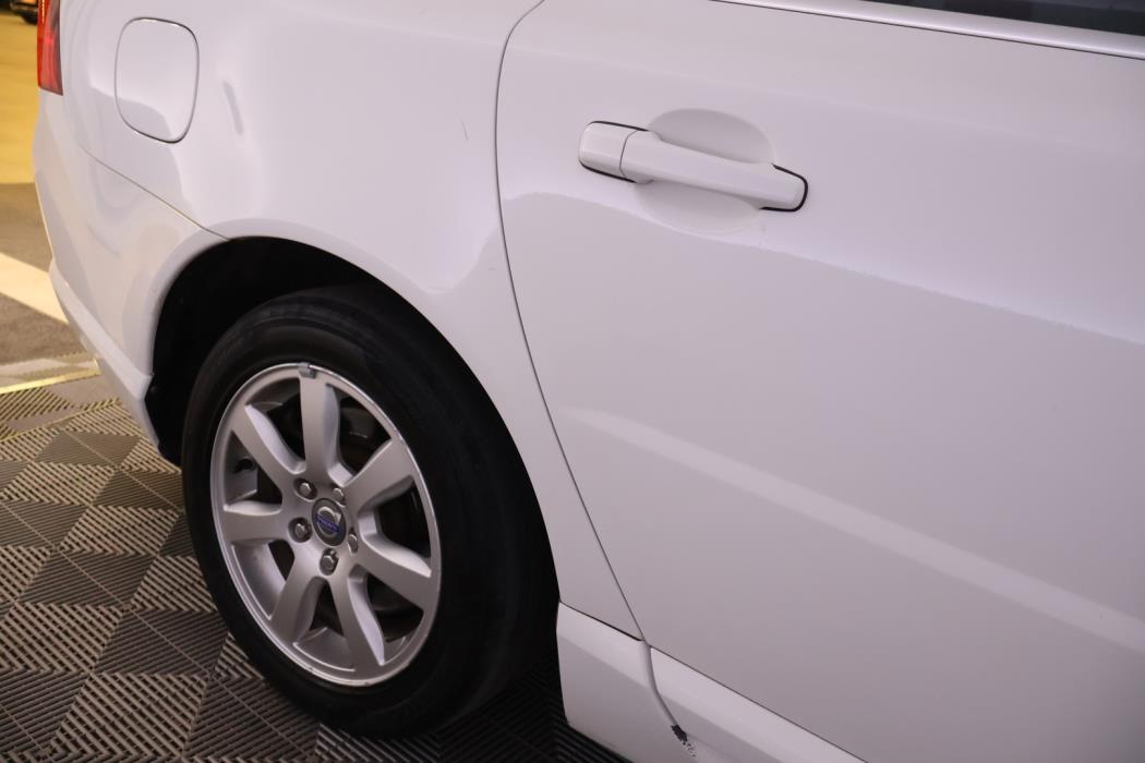 VOLVO V70 2010