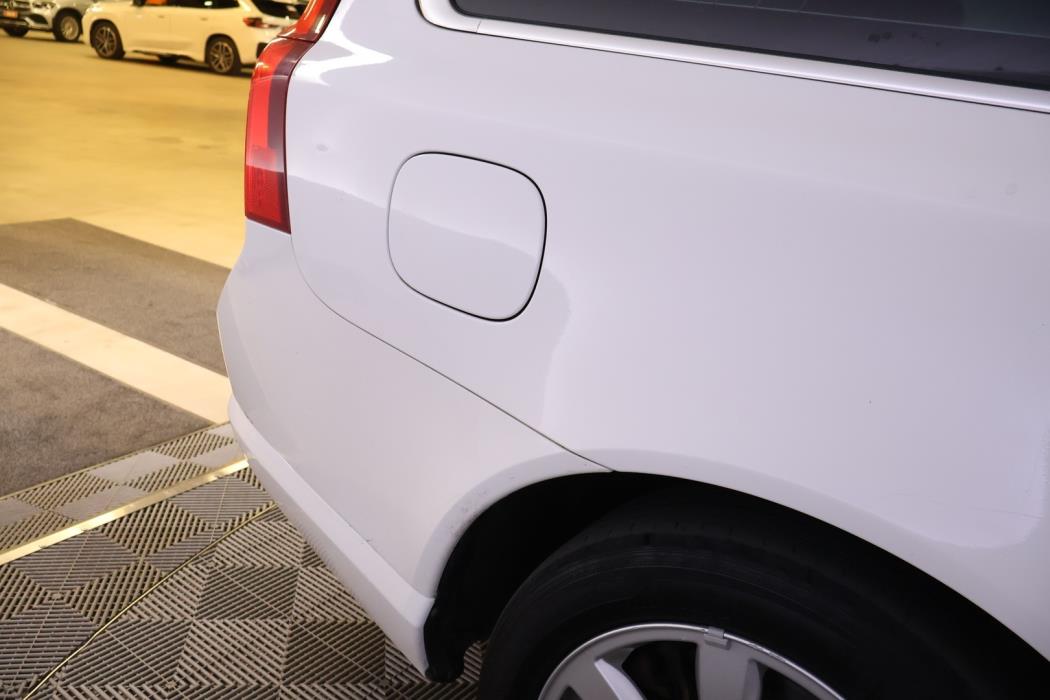 VOLVO V70 2010