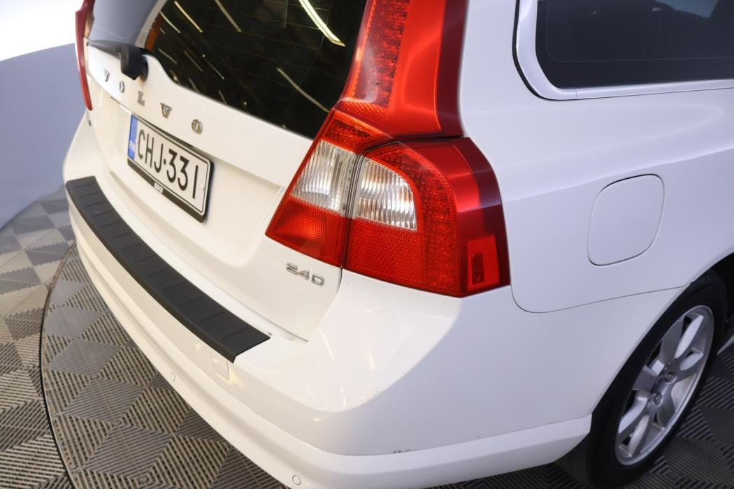 VOLVO V70 2010