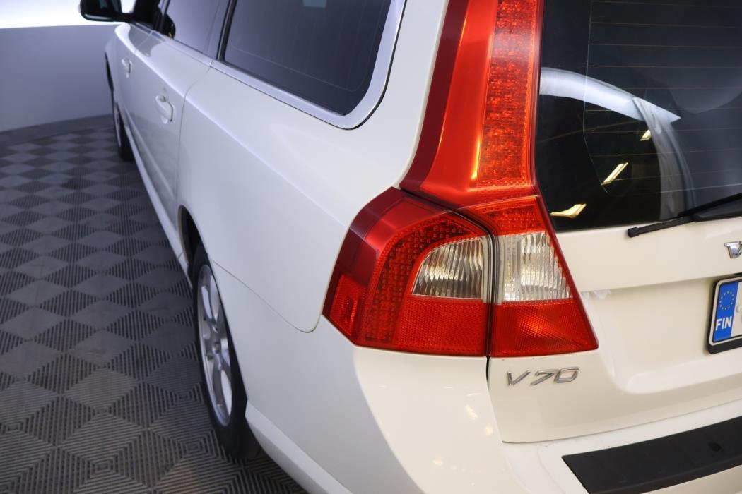 VOLVO V70 2010