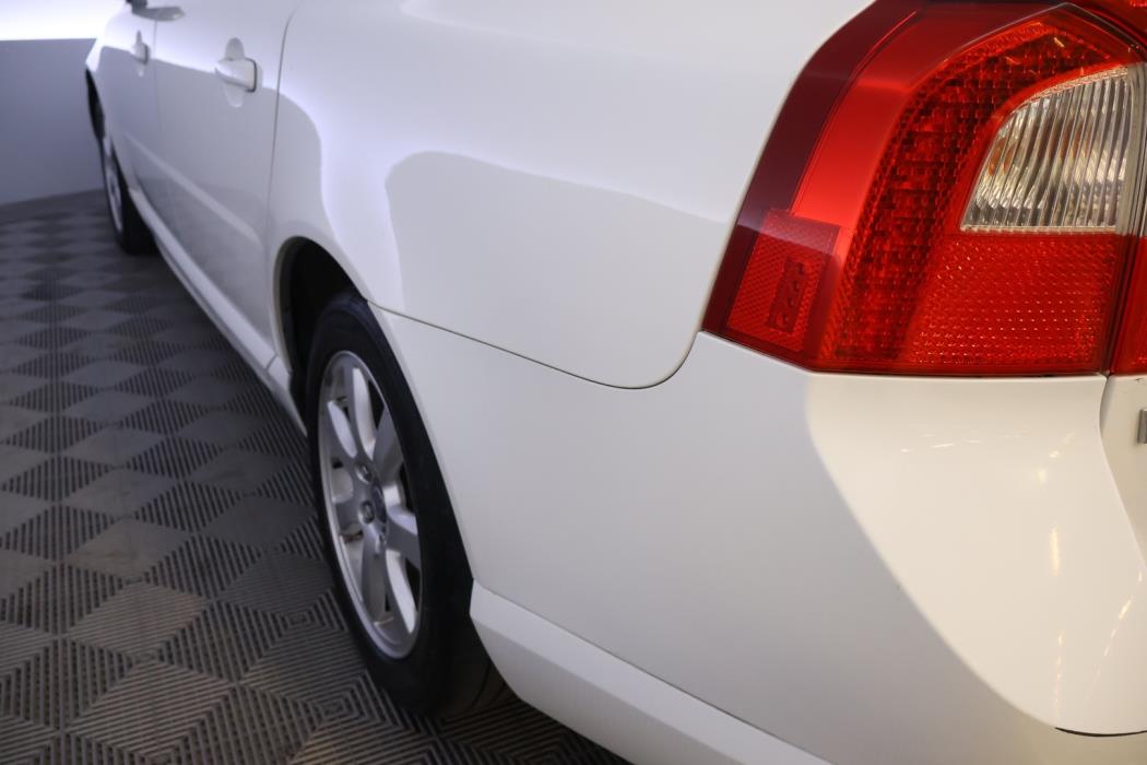 VOLVO V70 2010