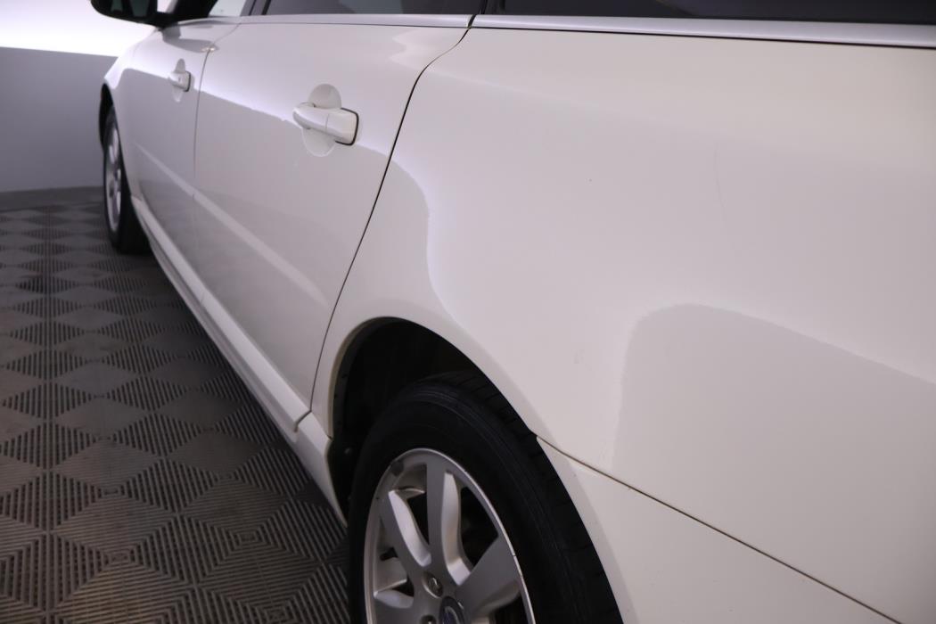 VOLVO V70 2010