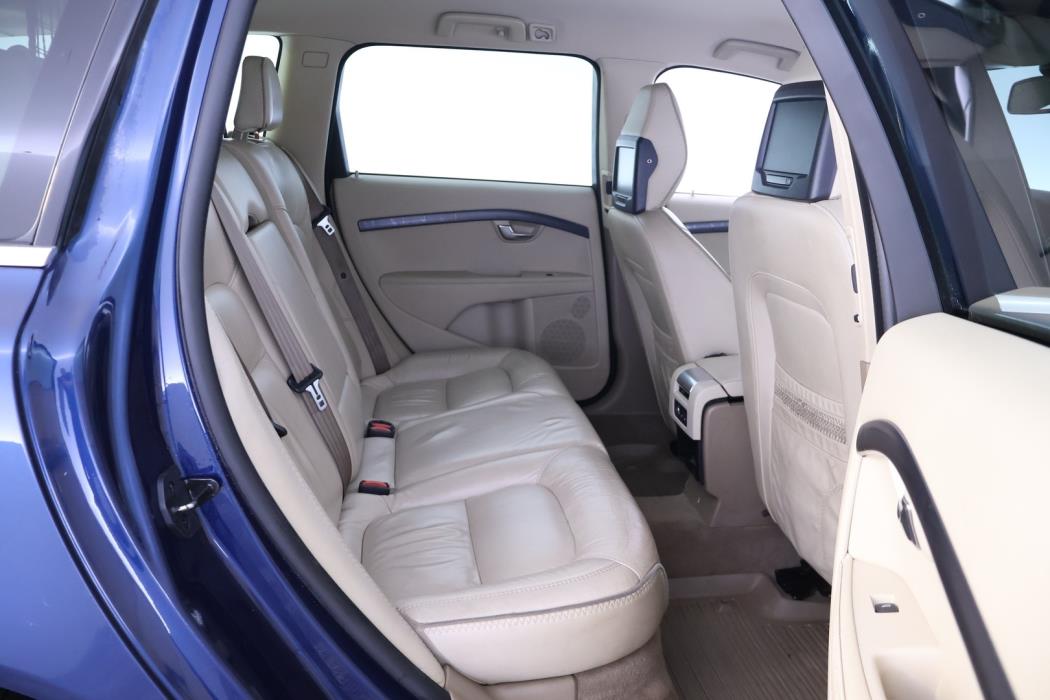VOLVO V70 2012