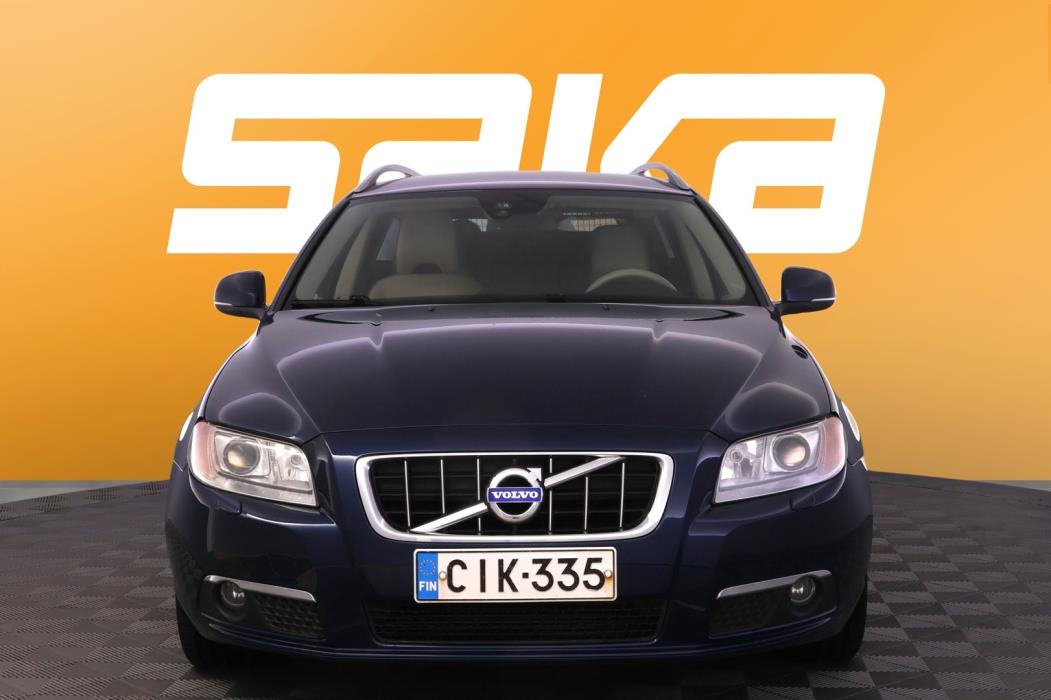VOLVO V70 2012