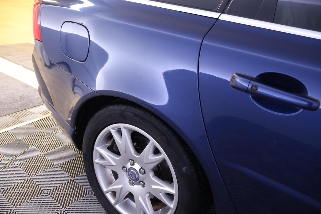 VOLVO V70 2012
