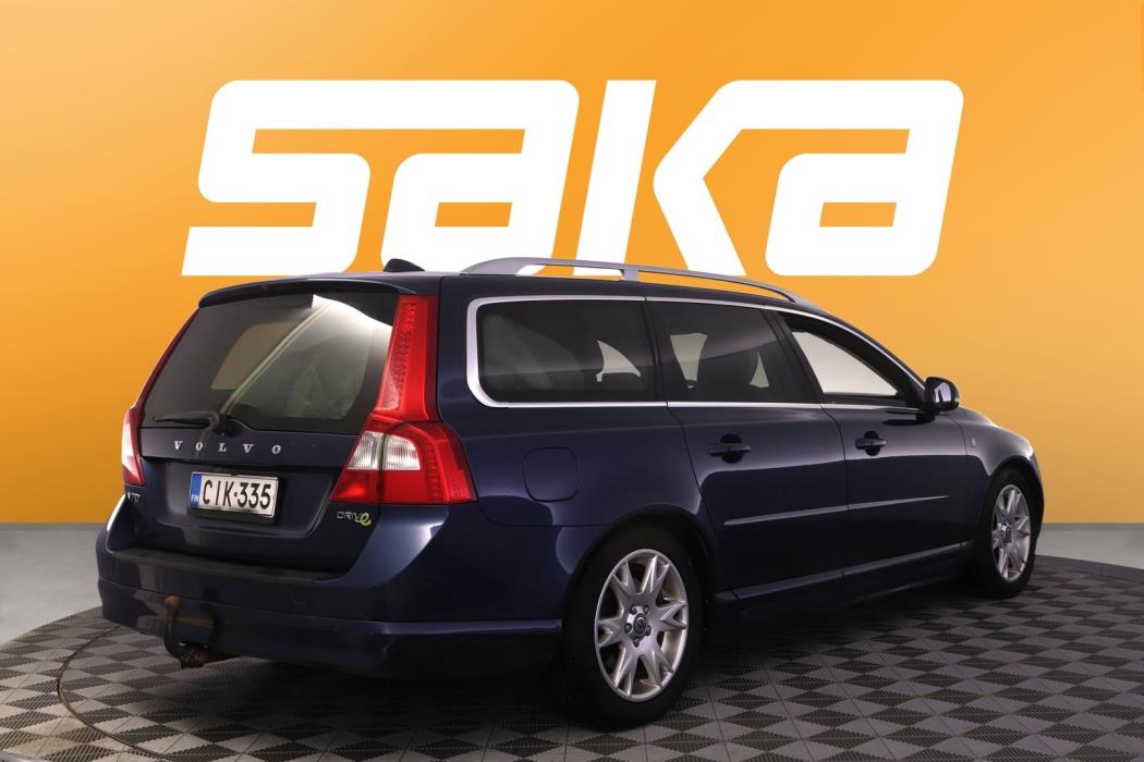 VOLVO V70 2012