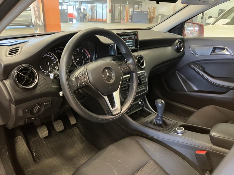 MERCEDES-BENZ A 2013